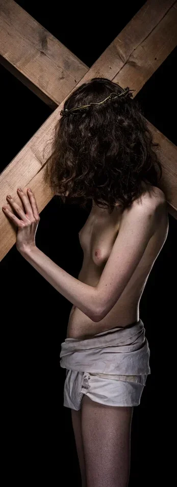 AUSTERE explores the delicate tension between the individual and the invisible frameworks of Western ethics, capturing the haunting beauty of inherited cultural burdens through a minimalist lens.